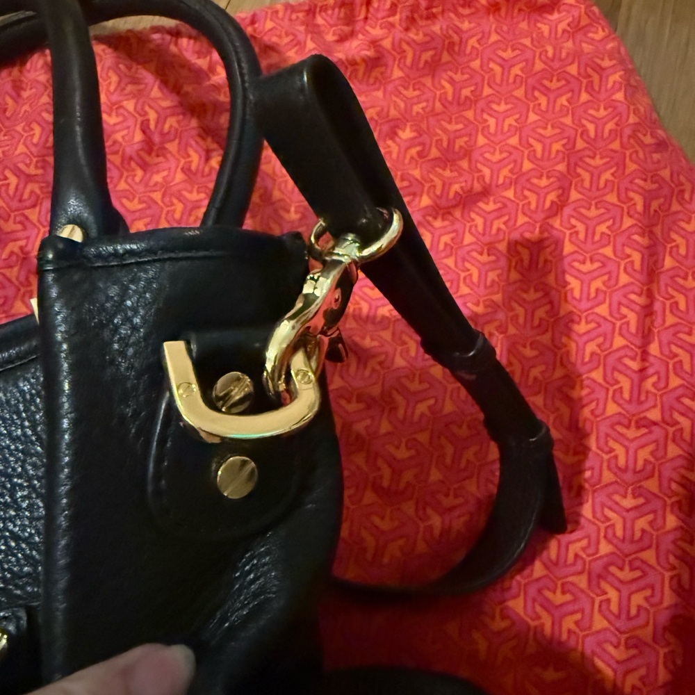 Tory Burch Navy Leather Shoulder Bag with Gold Accents - Picture 3 of 7